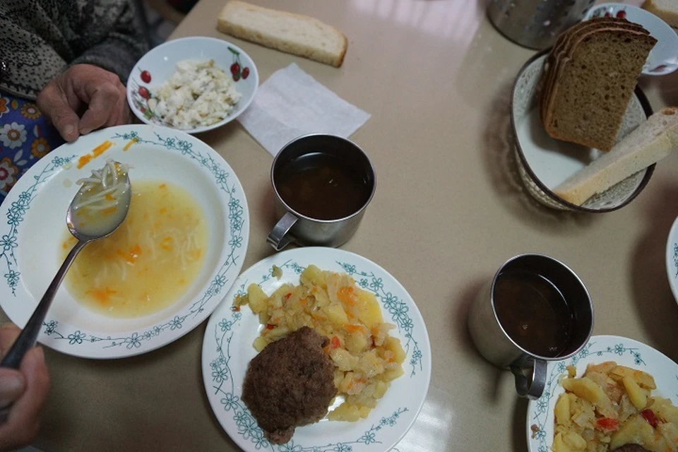 Бабушка теперь обеспечена нормальным питанием и уходом