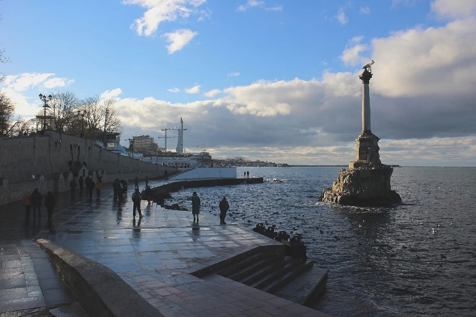 Погода в крыму в симферопольском. Пасмурный Севастополь. Севастополь в феврале. Крым в феврале. Севастополь 2022.