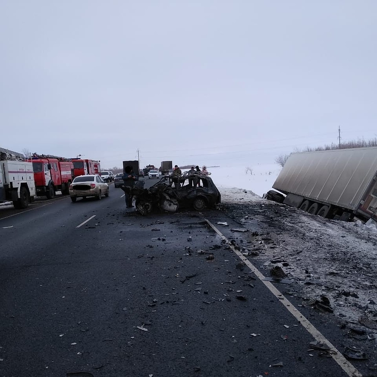 В ДТП с пожаром на трассе Оренбург-Самара погибли два человека - KP.RU