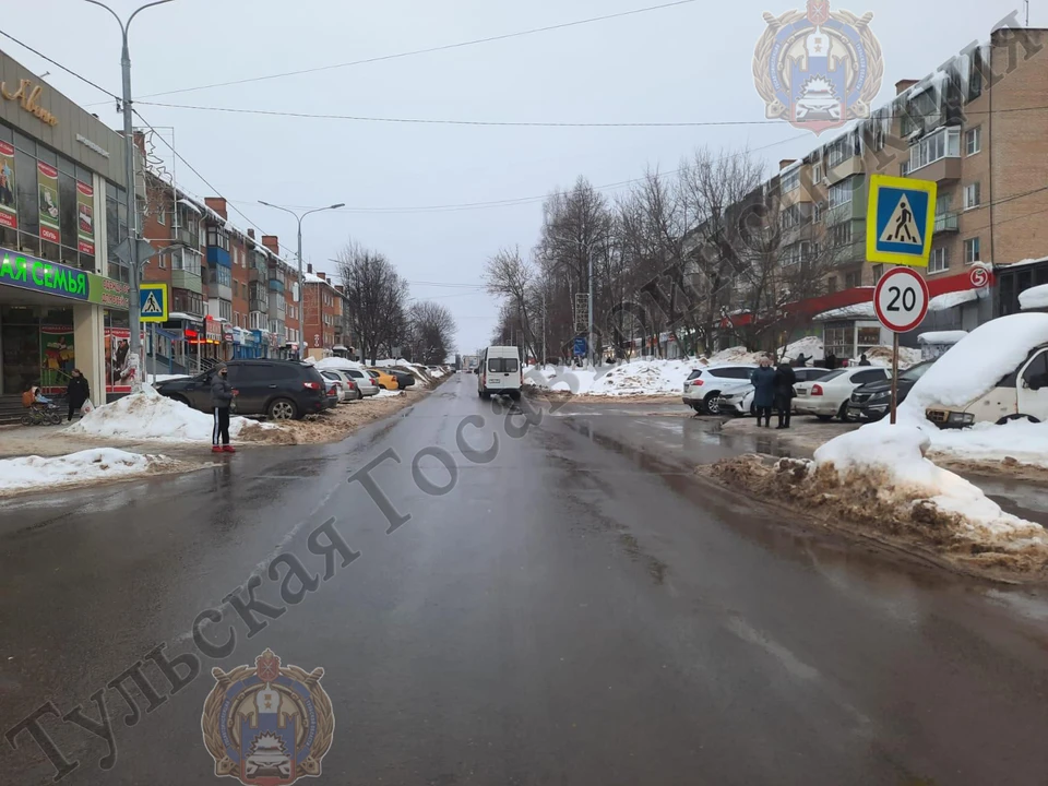 В Щекино Тульской области автоледи среди бела дня сбила пешехода