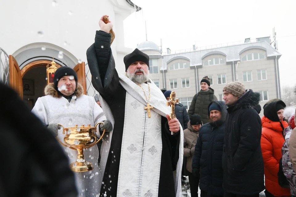 Священник при этом признает талант ученого-атеиста