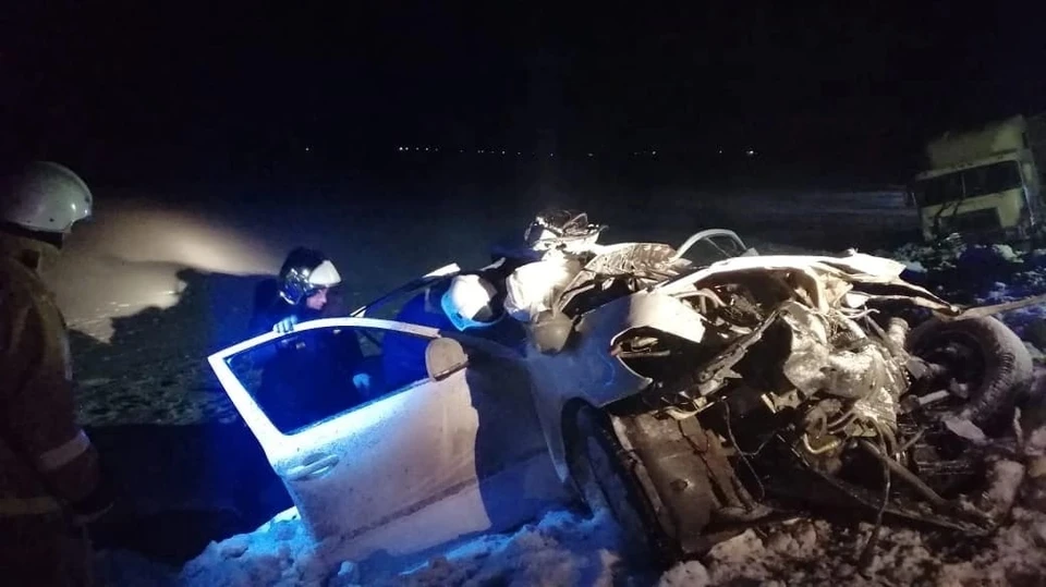 В аварии погибли три человека.