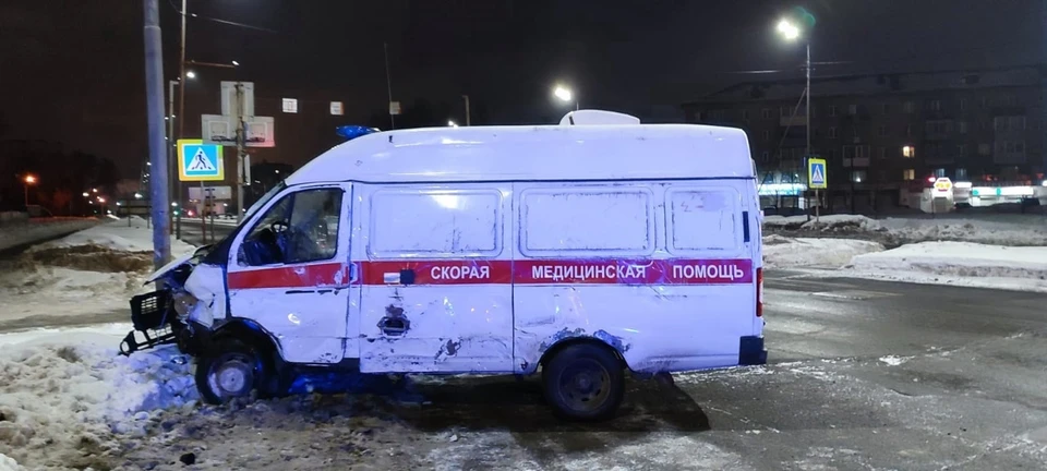 Обе машины получили кузовные повреждения.