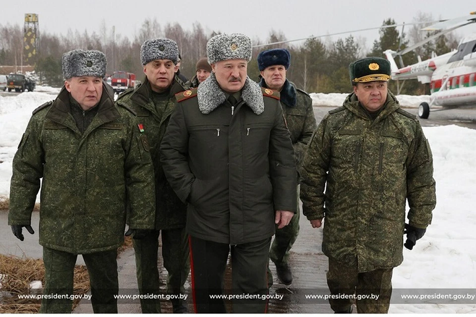 За день до встречи с Путиным Лукашенко поехал на российско-белорусские учения. Фото: president.gov.by