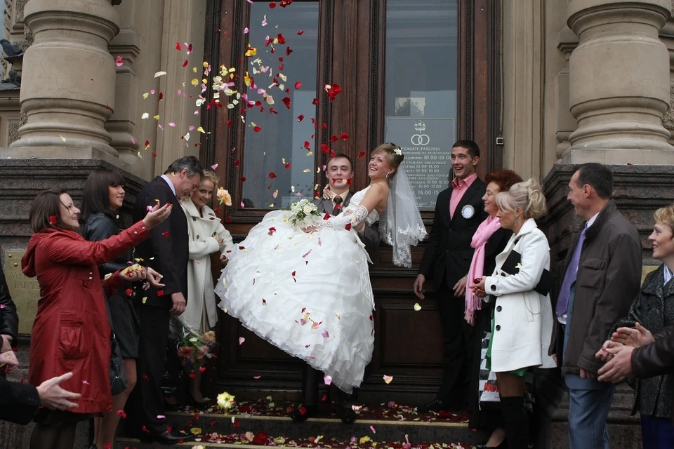 Петербуржцы смогут связывать свои судьба узами брака не только ЗАГСах и Дворцах бракосочетания