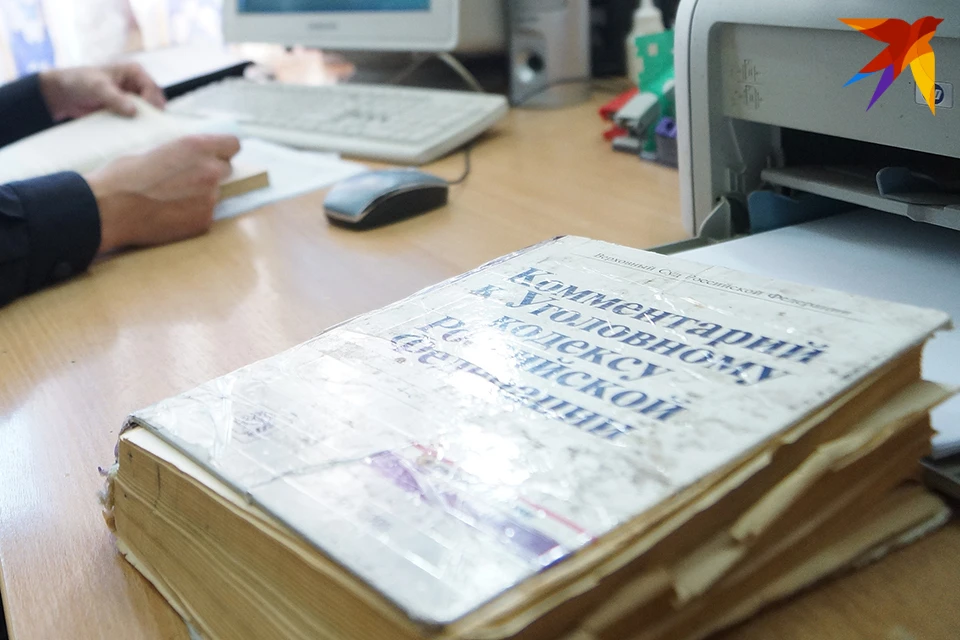 Сейчас собираются доказательства по уголовному делу. Расследование продолжается.