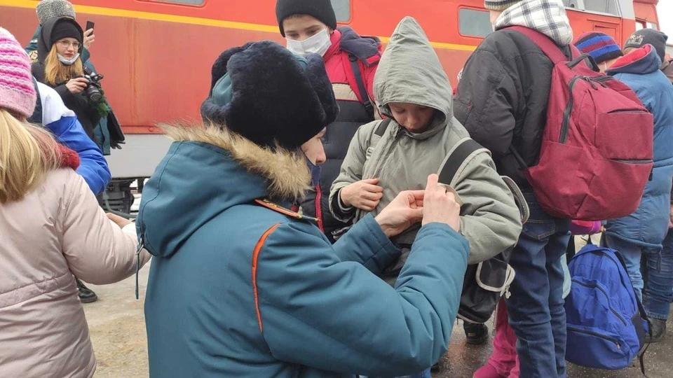 Детям из ЛНР и ДНР нужны канцтовары - им уже 24 февраля нужно идти в школы.
