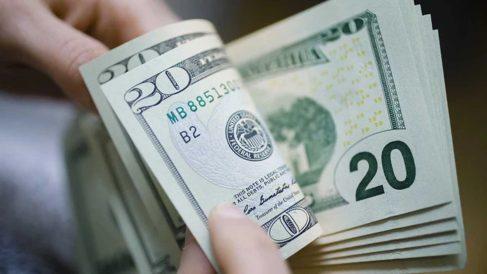 Доллар резко подорожал и в обменниках Алматы и Нур-Султана продается уже по 441 тенге
