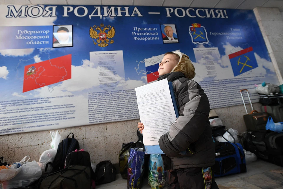 Сотни тысяч жителей Донбасса уехали жить в Россию.