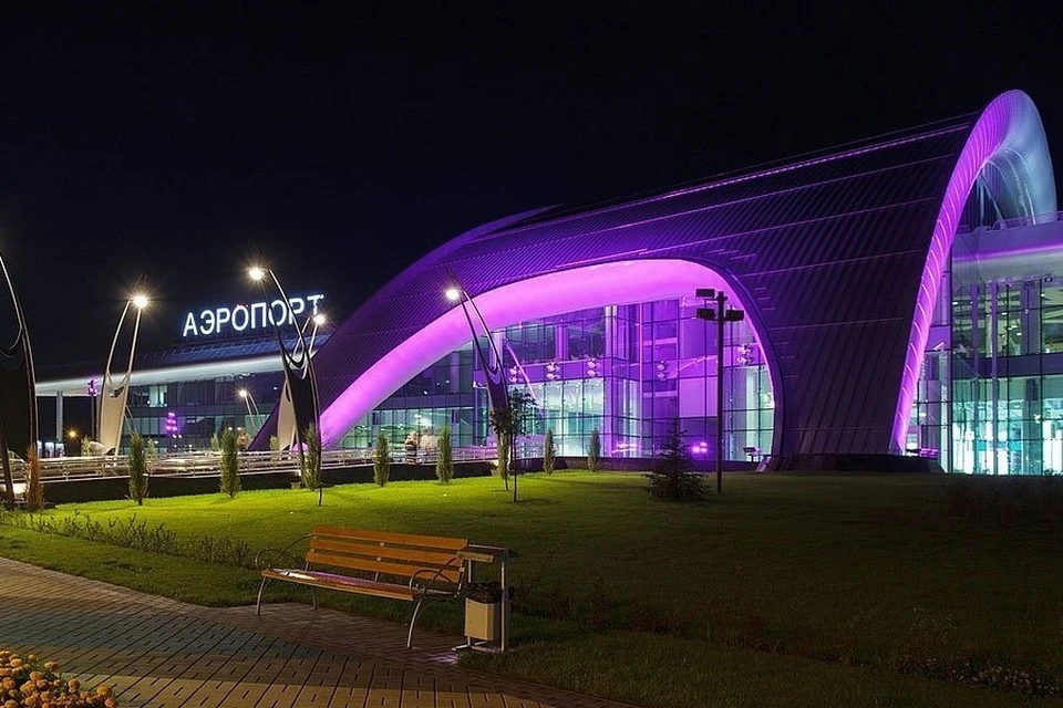 На данный момент отменены 11 вылетов из белгородского аэропорта и десять - на прибытие.