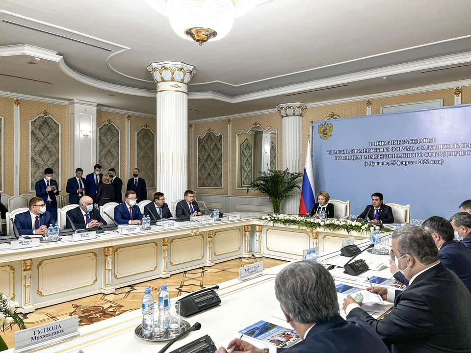 Дмитрий Азаров представляет интересы Самарской области в Межпарламентском форуме в Душанбе