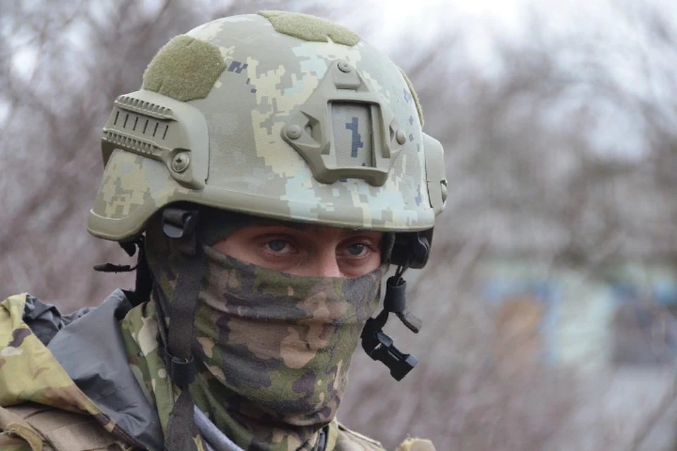 Украинские военные и нацбаты готовятся покинуть город и уехать в Запорожье. Фото: штаб «ООС»