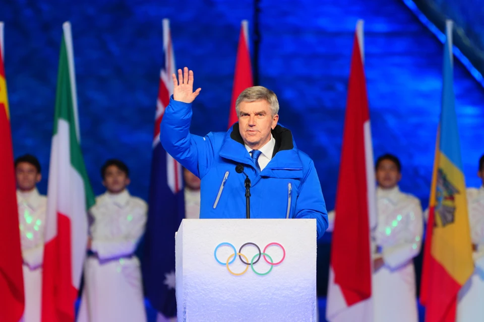Глава МОК поблагодарил китайцев за добросердечное отношение к участникам Олимпиады, особо отметив работу волонтеров.