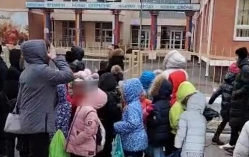 В школе в Левенцовке эвакуируют детей