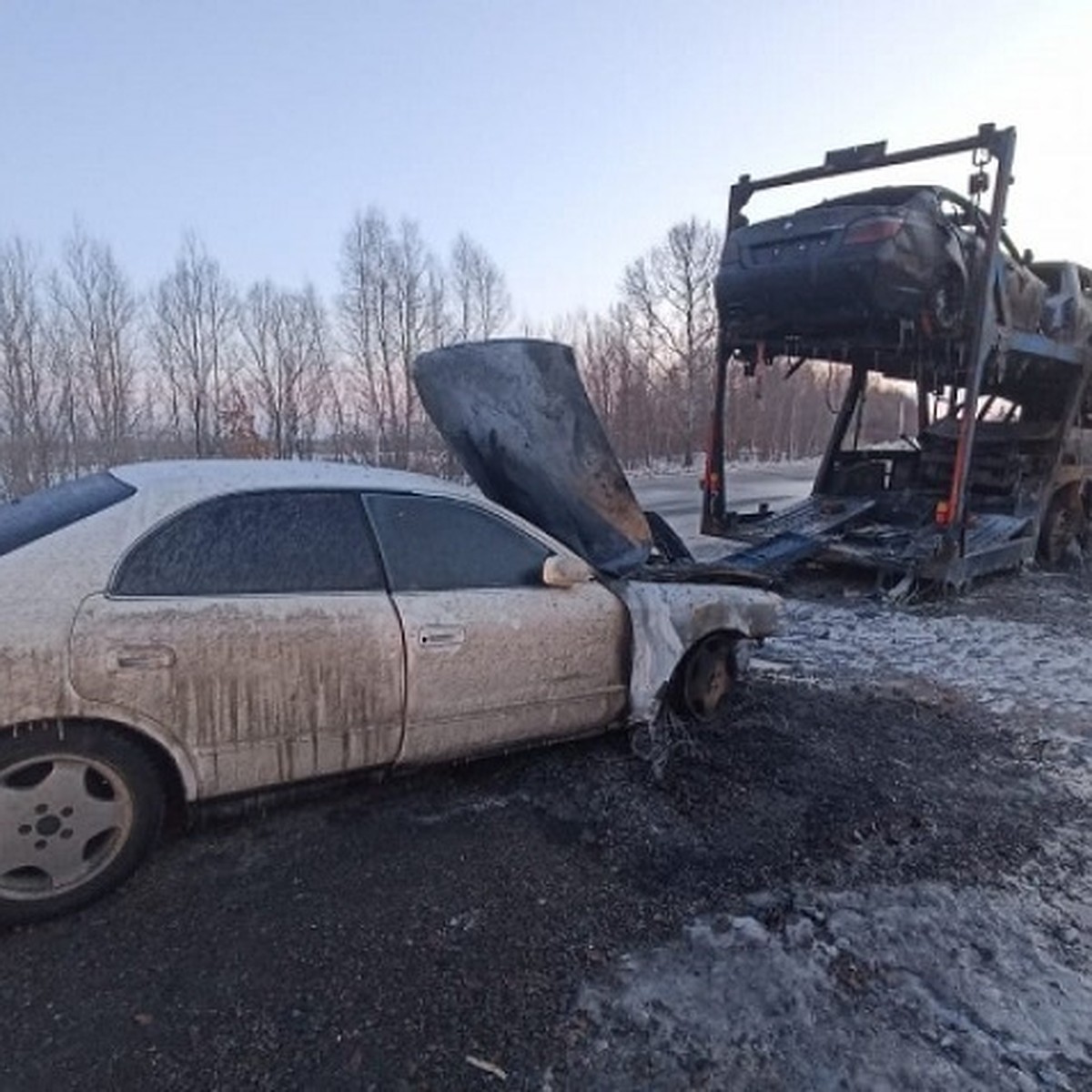 Призрачный автовозчик: шесть горящих машин осветили трассу в районе имени  Лазо - KP.RU