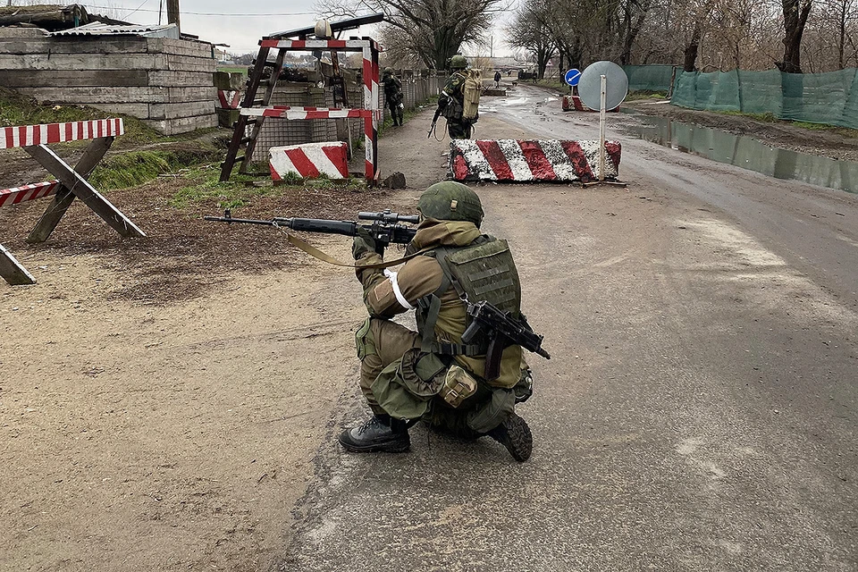 Силы ДНР взяли Мариуполь в кольцо, правда не плотное: у защищающихся бойцов ВСУ есть шансы покинуть город.