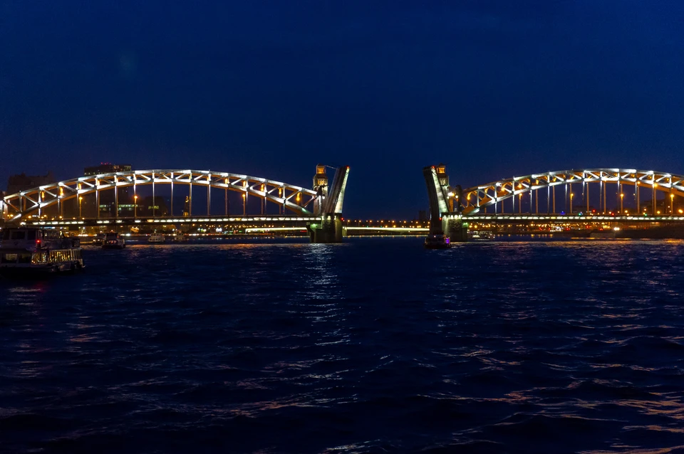 Мост невского в санкт петербурге