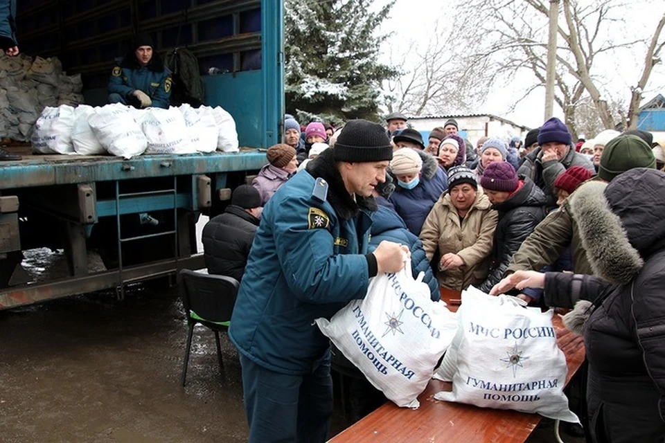 В села привозят продукты и воду. Фото: МЧС ДНР