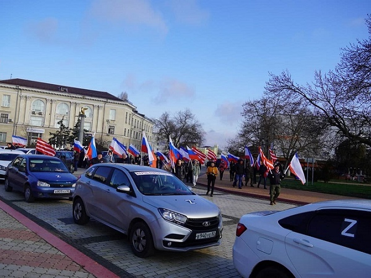 Наклейки с буквой Z на автомобиль. Сколько стоят в Крыму - KP.RU