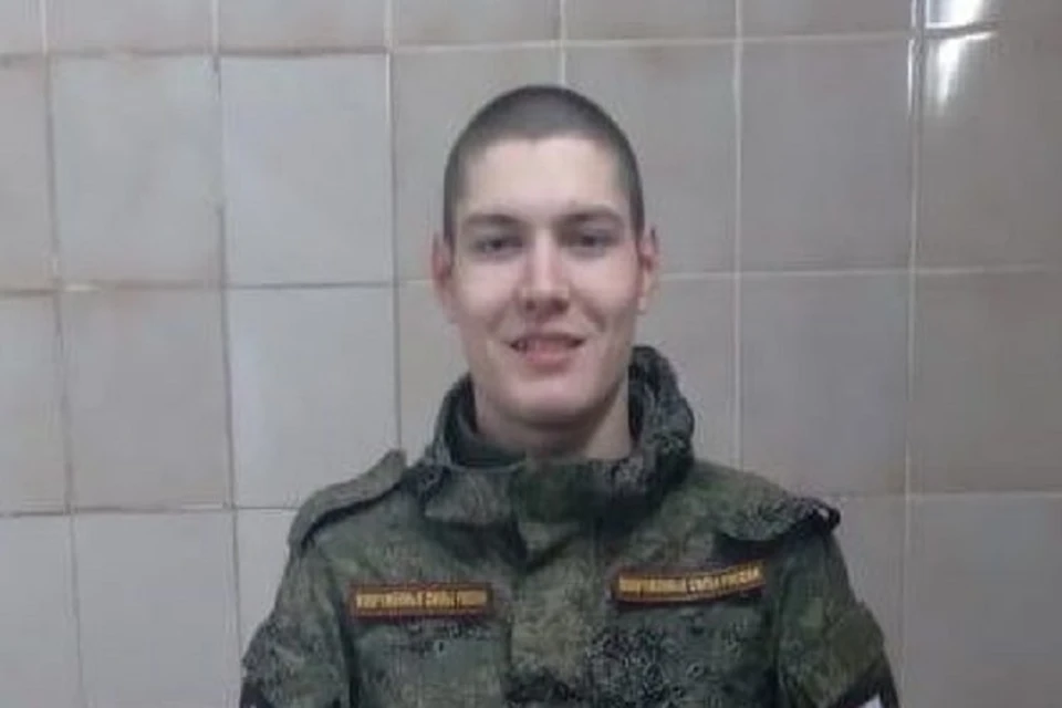 Семью погибшего уже посетили глава района и местный военком.