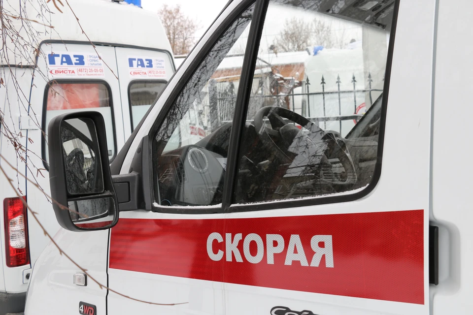 Упавший с 4-го этажа туляк самостоятельно вернулся в квартиру, но был госпитализирован