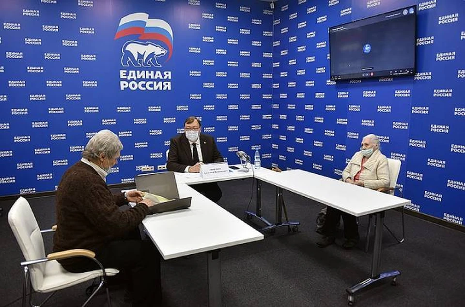 На прием к Председателю Заксобрания Ростовской области пришли девять человек. Фото: пресс-служба ЗС РО