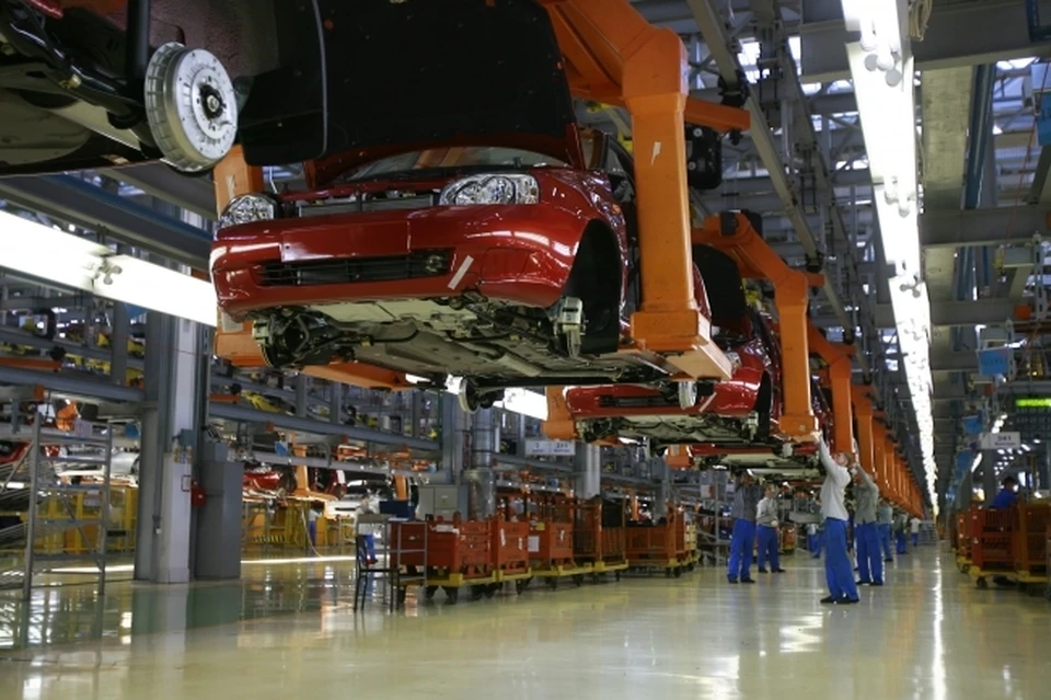 Компания «Автоваз» планирует выпустить версии Lada с меньшим количеством импортных деталей