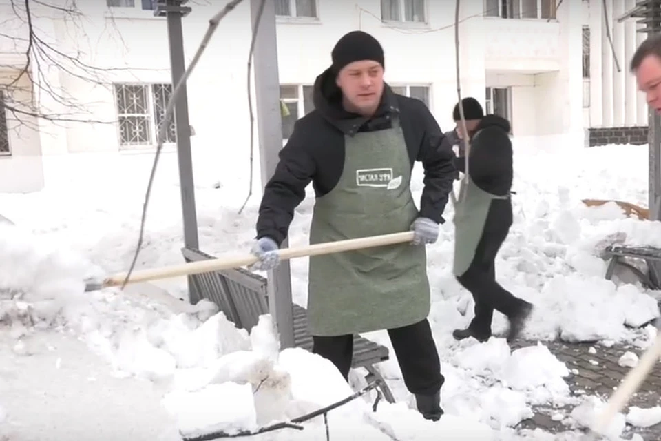 Многих уфимцев вдохновил пример мэра. Фото: скрин видео со страницы Ратмира Мавлиева в соцсетях