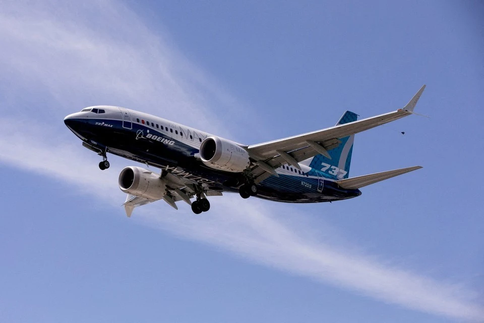 Пассажиры и члены экипажа Boeing 737, потерпевшего крушение на юге Китая, признаны погибшими