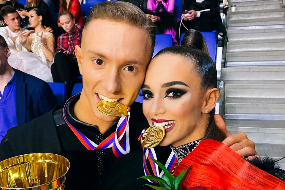 Чемпионы мира, Европы и России по спортивным бальным танцам, участники «Танцев на ТНТ» и финалисты «Dance Революции» на Первом канале Артемий и Марина Каташинские