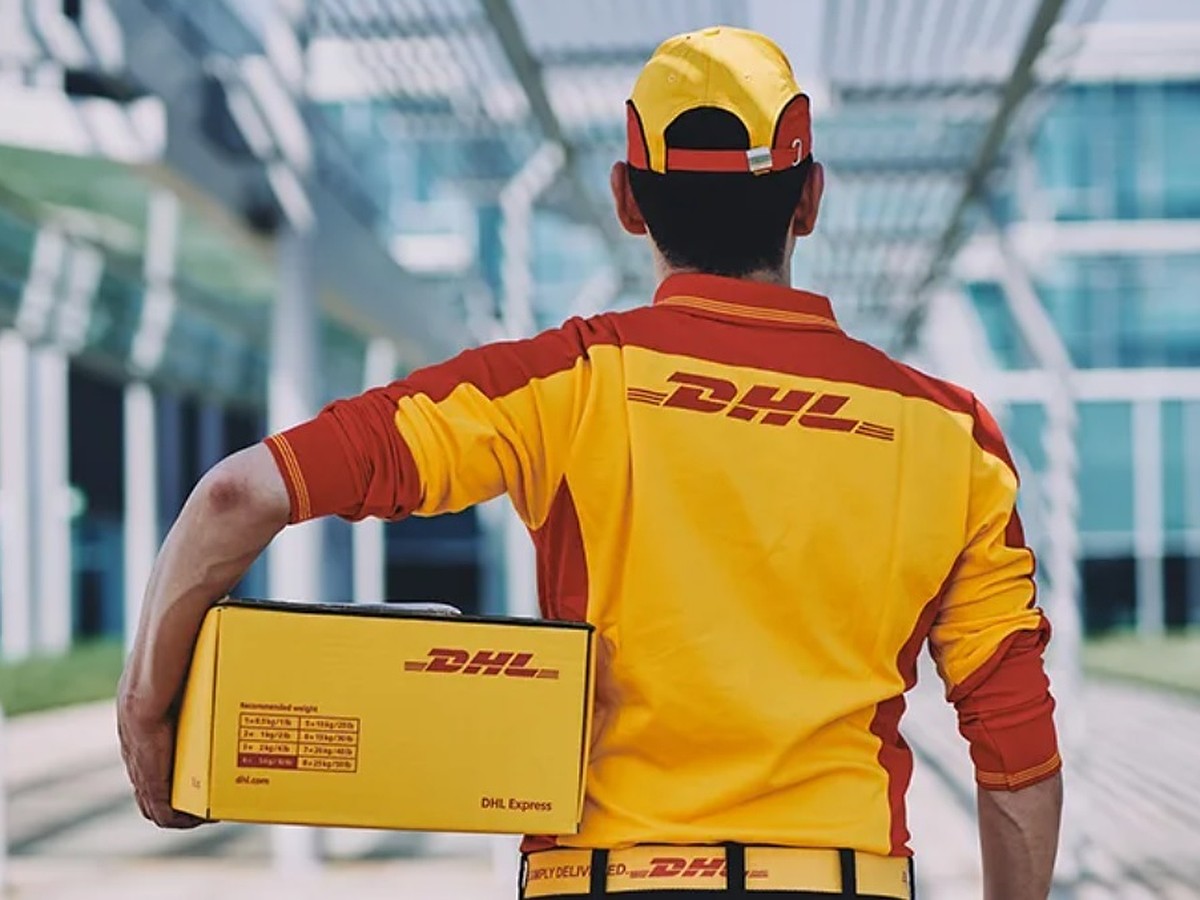 Трудинспекция вынесла предупреждение компании DHL - KP.RU