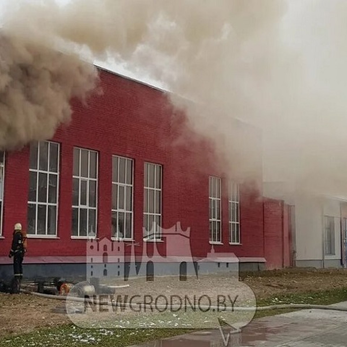 В Гродно горело российско-белорусское предприятие «ДИФА», которое выпускает  автомобильные фильтры - KP.RU