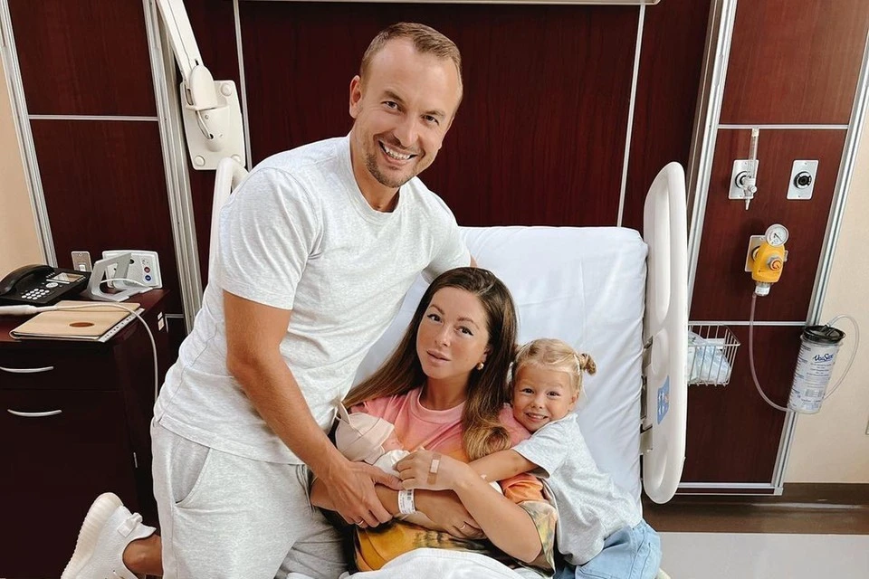 Nyusha with her husband Igor Sivov and children.  Photo: social networks.