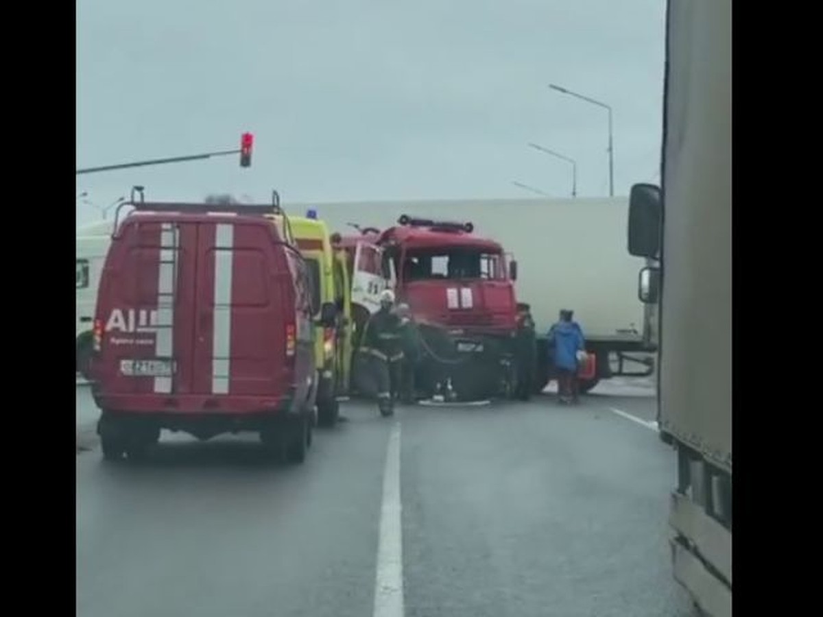 В Ярославле машина МЧС, спешившая на пожар, попала в аварию - KP.RU