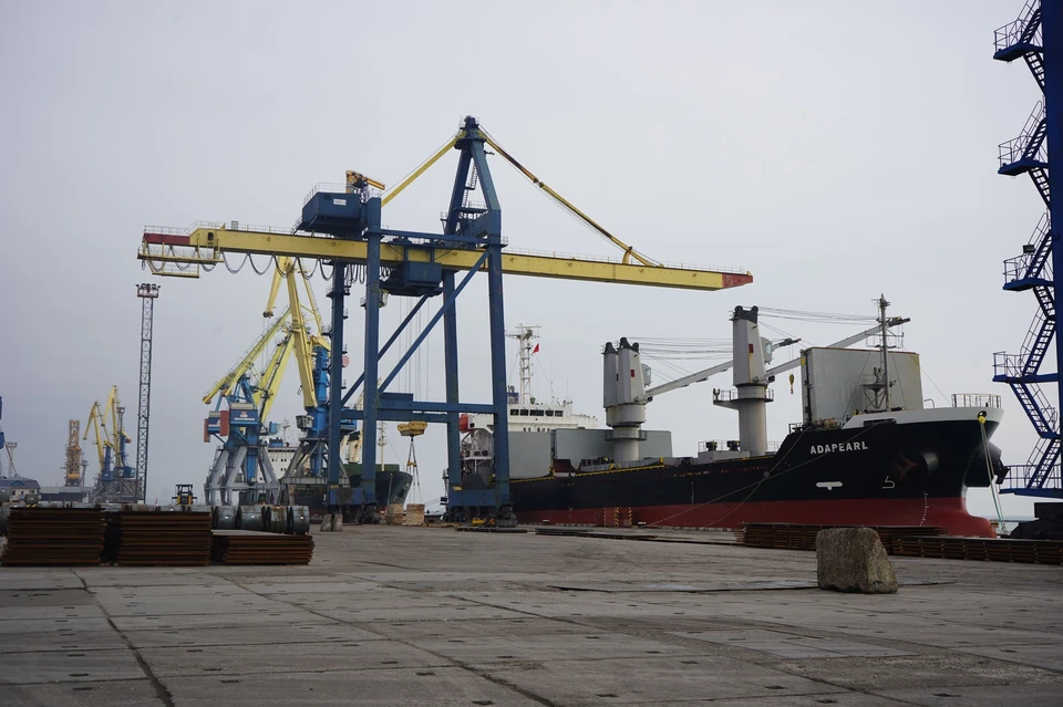 Большая часть морского порта Мариуполя перешла под контроль ДНР. Фото: Мариупольский морпорт