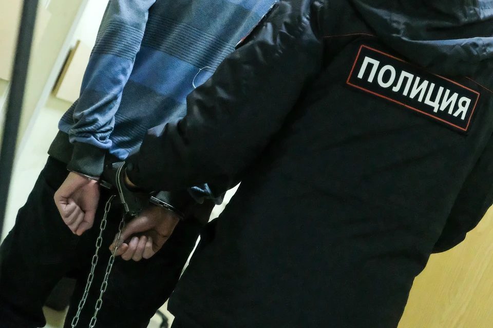 Мужчину с 1 килограммом наркотиков задержали в Петербурге