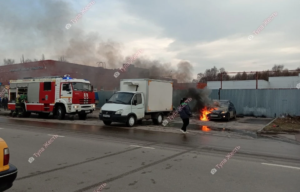 В Туле на парковке в Мясново горела иномарка