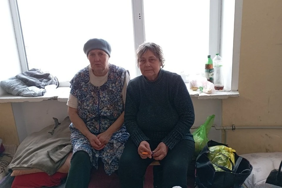 Татьяна Ильюхина и Людмила Бедешко пешком вышли из Мариуполя и попросили помощи у военных ДНР
