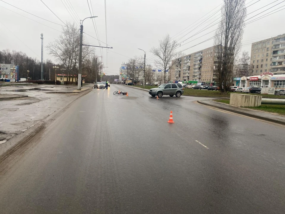 Под колесами внедорожника оказался пожилой велосипедист