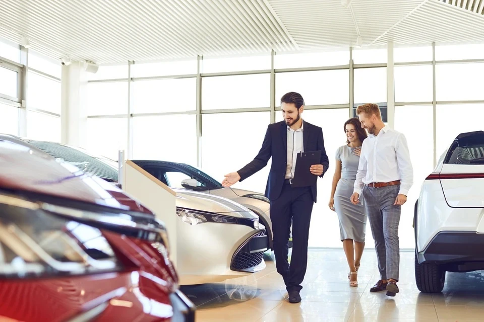 Финансовый аналитик Беляев заявил, что цены на автомобили начнут постепенно снижаться