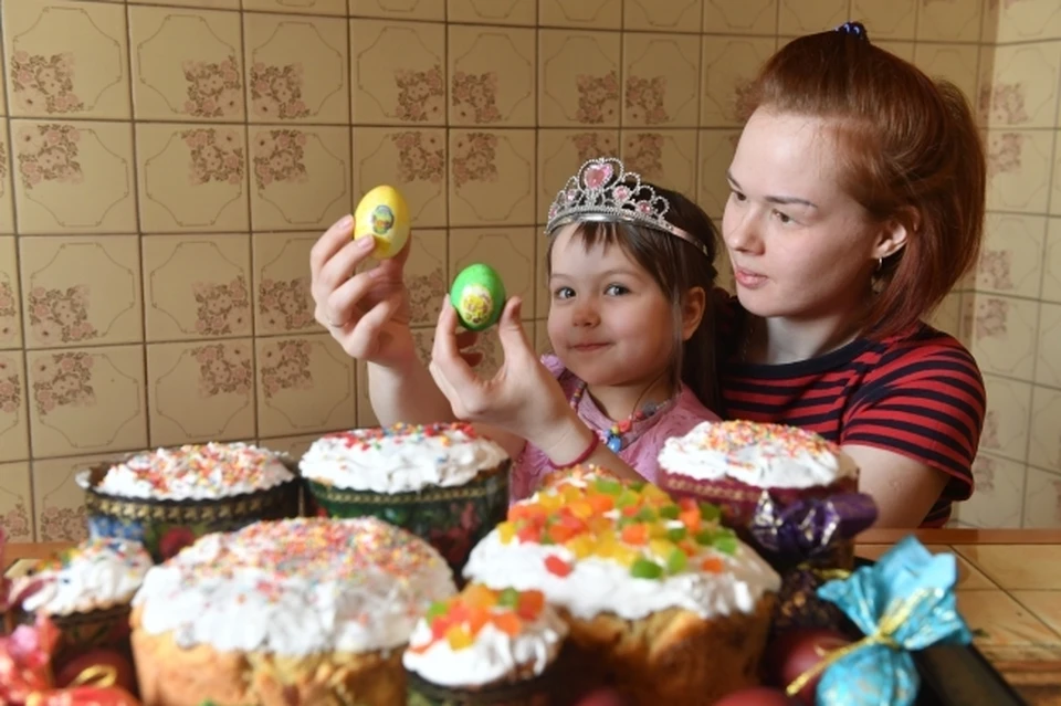 Священник назвал лучшие цвета для пасхальных яиц