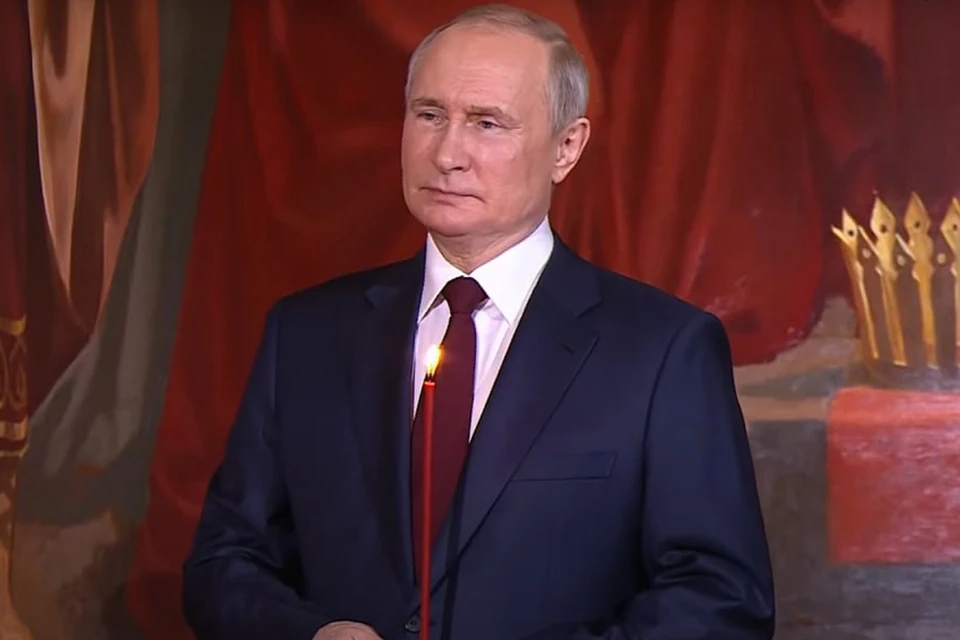 Владимир Путин на пасхальном богослужении Фото: скриншот с видео