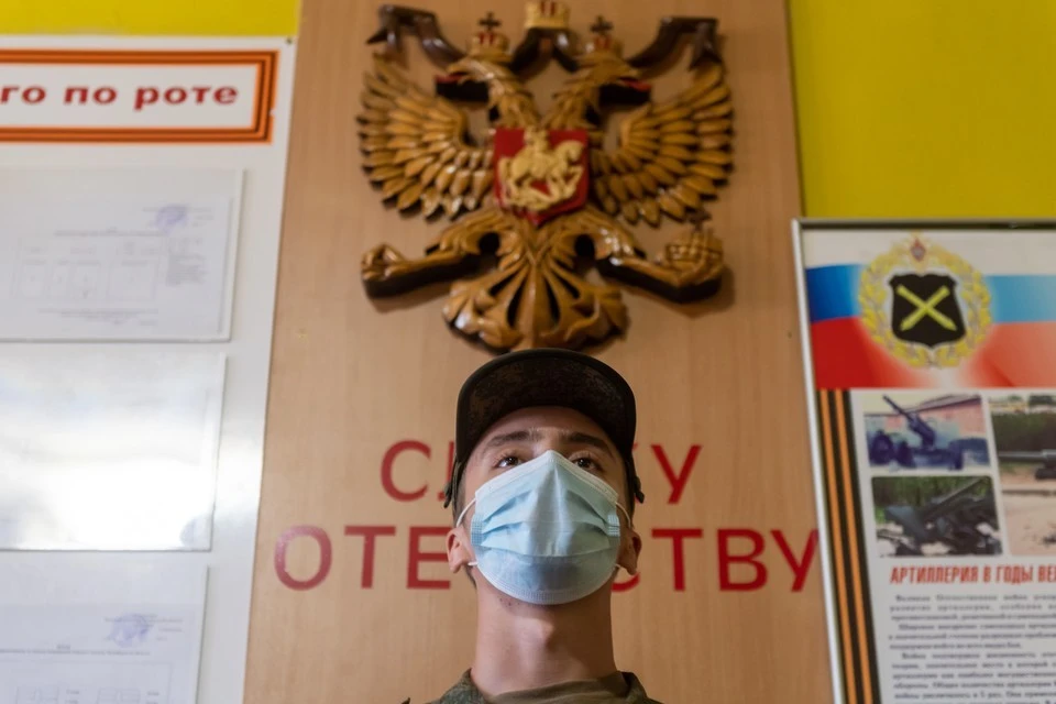 За деньги сотрудница военно-учетного стола передавала взятки от призывников сотрудникам военкомата