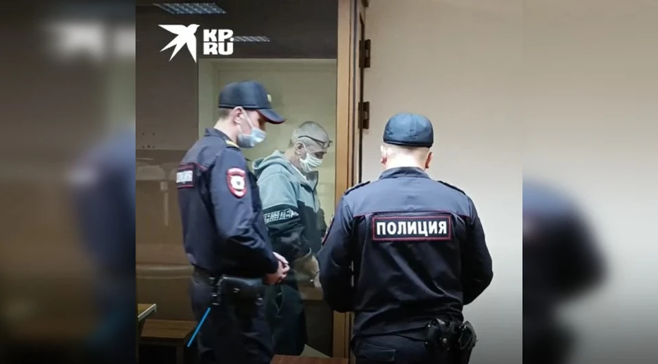 На сегодняшнее заседание пришли дети и близкие убитой Вероники, а также сын и родные экс-предпринимателя.