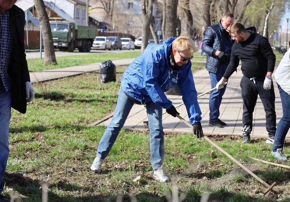 Елена Лапушкина часто появляется на зрителях за работой