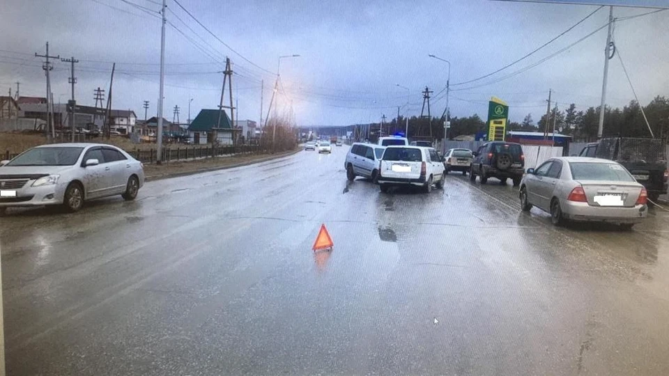 ДТП на Вилюйском тракте. Фото: УГИБДД по Якутии