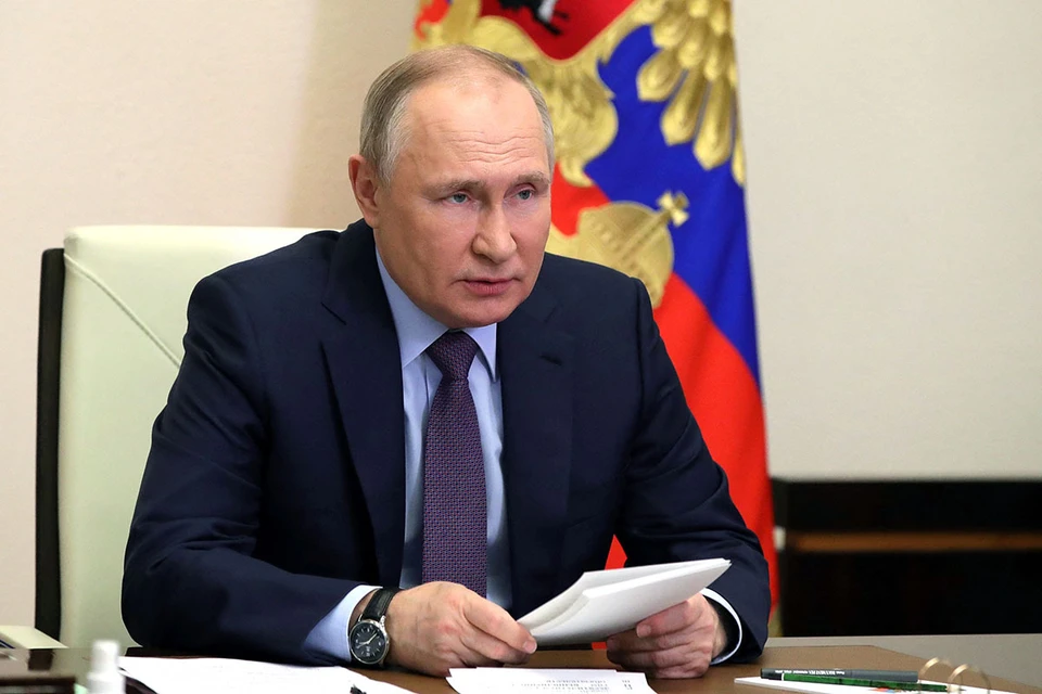Министр труда Антон Котяков рассказал Владимиру Путину, что власти планируют делать с людьми, которые могут остаться без работы из-за кризиса в экономике.