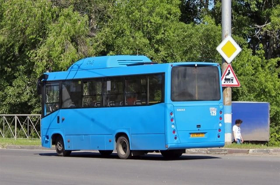 Горожане-пассажиры много и часто жалуются на работу автобусов