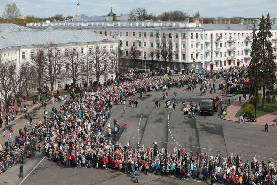 20 тысяч ярославцев прошли в "Бессмертном полку" по улицам города