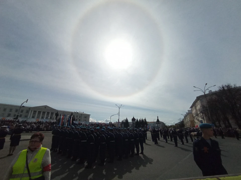Гало образовалось над Псковом во время Парада Победы